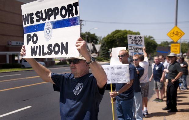 Supporters of Darren Wilson rally